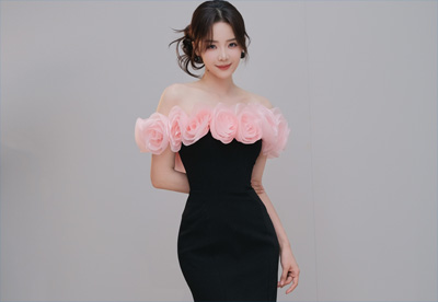 余霜曬美照：黑色玫瑰一字肩禮服就是一穿一個不吱聲！量身定做嗎